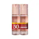 Dois frascos de item de perfumaria da marca L'eau de Lily, com embalagem rosa clara e tampa rosada, exibindo oferta especial de compre 2 e ganhe 50% de desconto na segunda unidade.