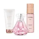 Conjunto de produtos da linha Lyra da marca Eudora. Inclui desodorante colônia, body spray desodorante e loção hidratante desodorante corporal com detalhes rosa.