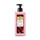 Frasco de creme hidratante corporal da marca Eudora Instance, com rótulo em vermelho e rosa, contendo 400 ml da linha "Morango Irresistível".