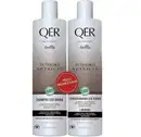 A imagem mostra shampoo e condicionador em frascos plásticos cilíndricos brancos com rótulos em preto, vermelho e tons de marrom.