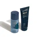 Dois itens da marca Harry Potter Quem Disse, Berenice?: frasco transparente com líquido azul, letras douradas e brancas com detalhes e tampa azul escuro com água micelar e bisnaga preta com letras douradas e brancas de gel máscara de limpeza 2 em 1.