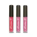 Três frascos de gloss labial da marca Gloss dos Sonhos Quem Disse, Berenice? em tons de rosa, embalagens transparentes  mostrando a cor do item, tampas pretas e rótulos exibindo o nome da marca. Cada um deles conta com 4ml do produto.