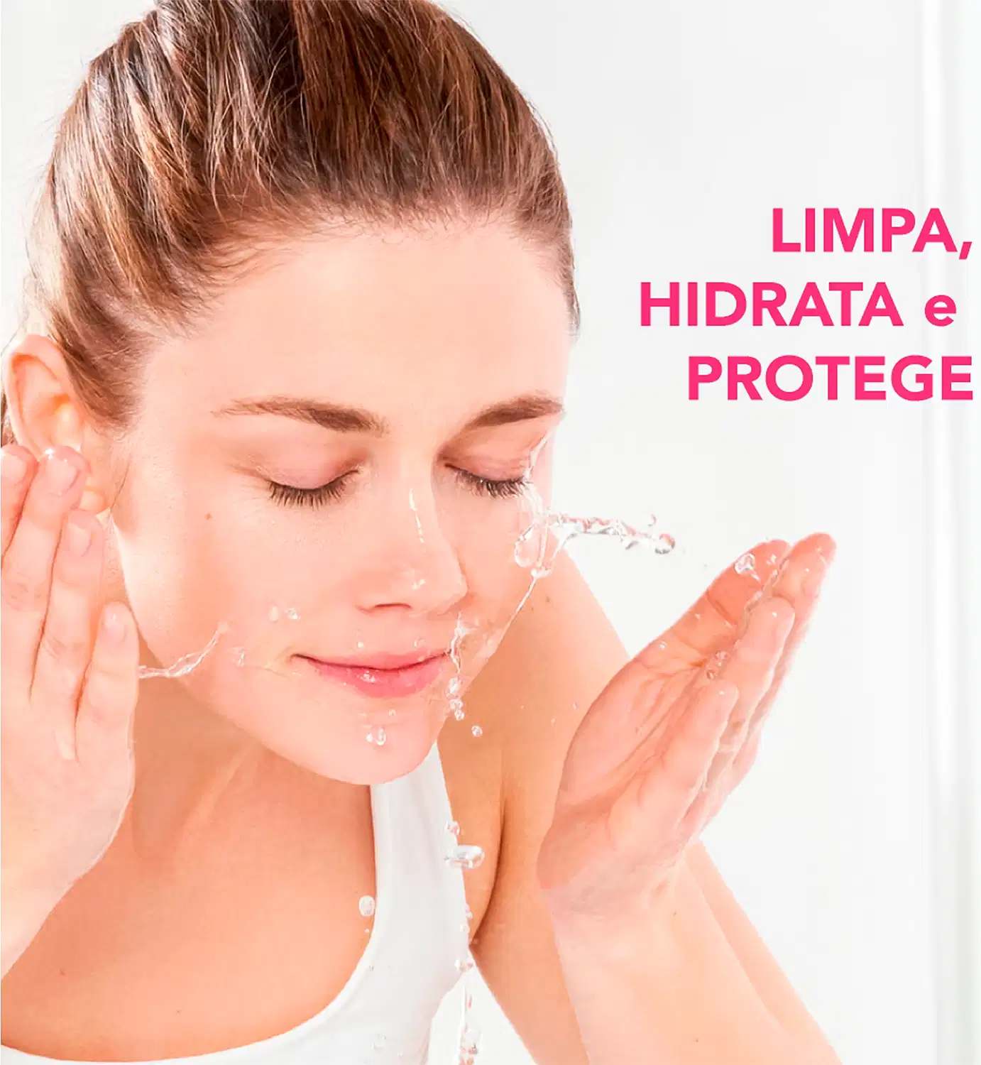 Mulher com rosto molhado aplicando produto de cuidados para pele, com texto "LIMPA, HIDRATA e PROTEGE" visível.