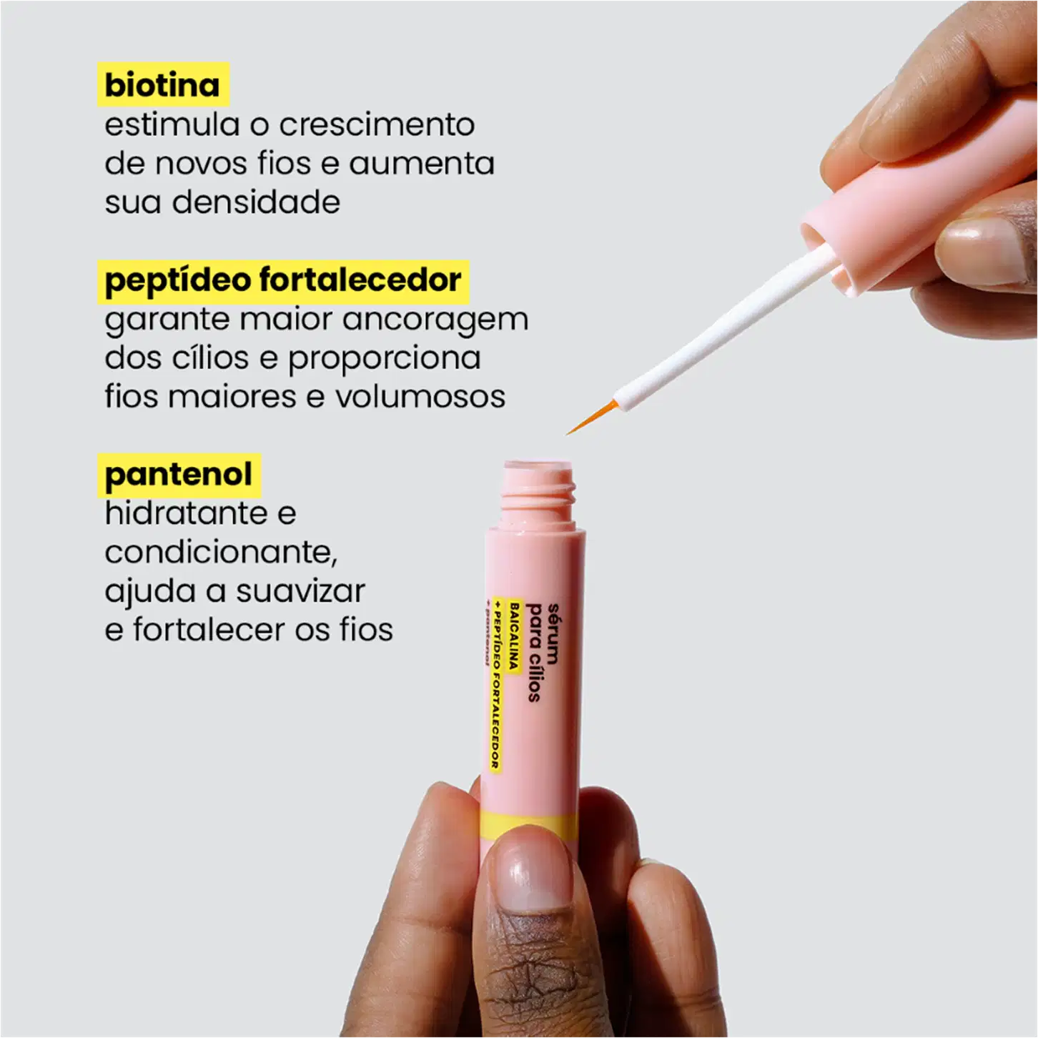 Destaca os nomes dos três principais ingredientes ativos: biotina, peptídeo fortalecedor e pantenol, descrevendo suas respectivas funções para estimular o crescimento, fortalecer e hidratar os fios.