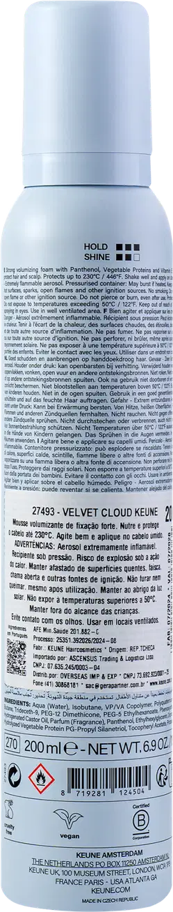 Rótulo com texto descritivo em várias línguas, incluindo o nome do produto "Velvet Cloud Keune". Informações sobre ingredientes, instruções de uso e avisos de segurança impressos na embalagem.