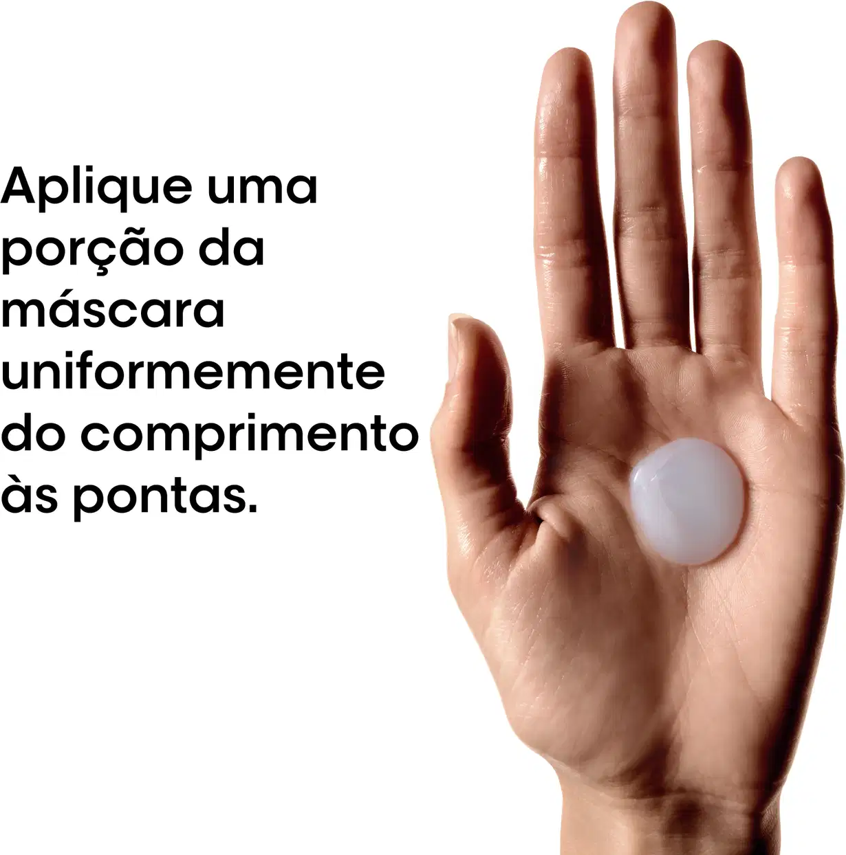 Texto: aplique uma porção da máscara uniformemente do comprimento às pontas