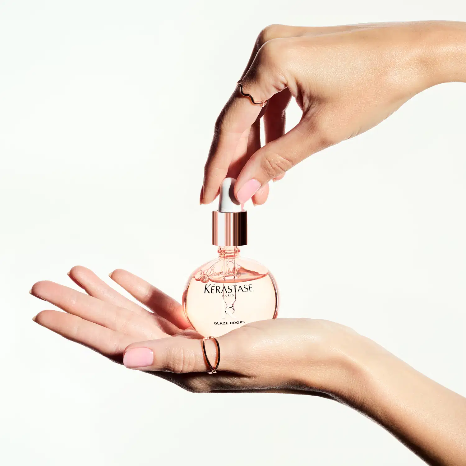 Óleo capilar Gloss Absolu, da marca Kérastase.