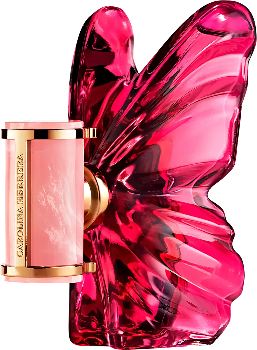 Frasco de perfume Carolina Herrera em formato escultural e vibrante na cor rosa, com rótulo dourado destacado contra fundo preto.
