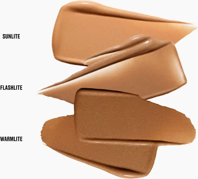 Amostra das cores Sunlite, Flashlite e Warmlite do M·A·C Strobe Bronzer