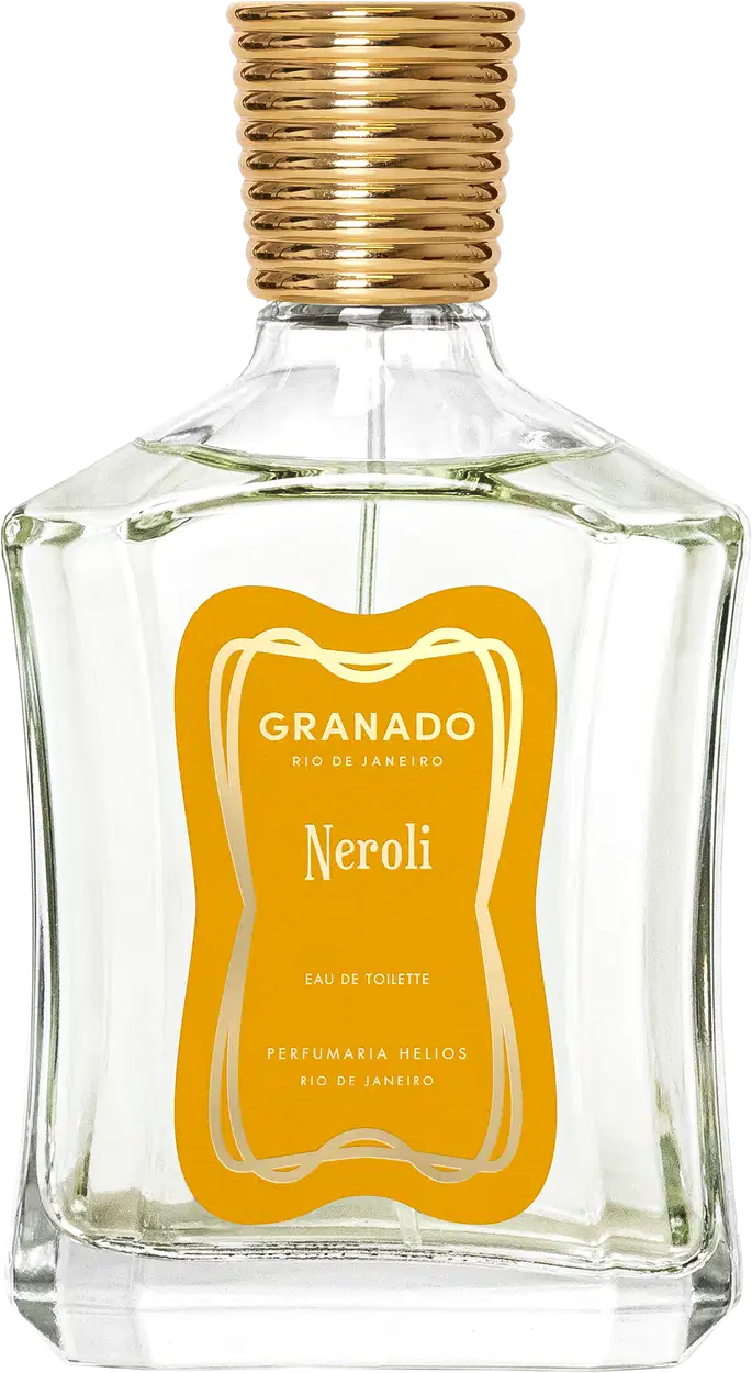 Design elegante em vidro transparente e rótulo amarelo destacando o nome da fragrância. O frasco possui uma tampa dourado em espiral, conferindo um visual sofisticado ao produto.