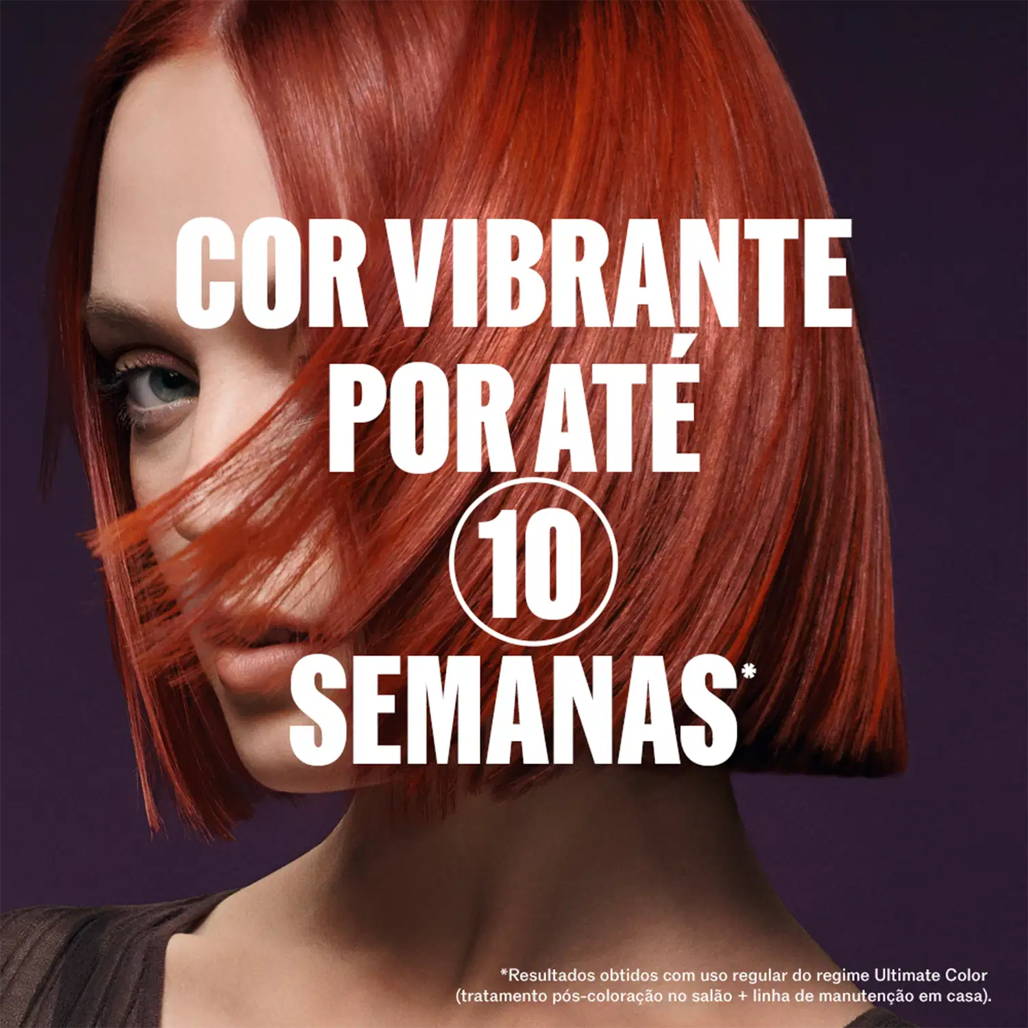 A imagem apresenta uma mulher com cabelos ruivos vibrantes, destacando o tratamento de coloração da marca Wella Professionals. O texto enfatiza os resultados obtidos com o uso regular do regime Ultimate Color, cor vibrante por até 10 semanas.