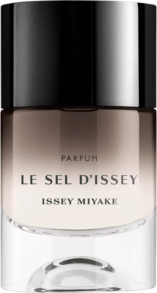 Frasco de vidro preto e branco com rótulo em letras pretas exibindo o nome "Le Sel d'Issey" da marca Issey Miyake, um item de perfumaria.