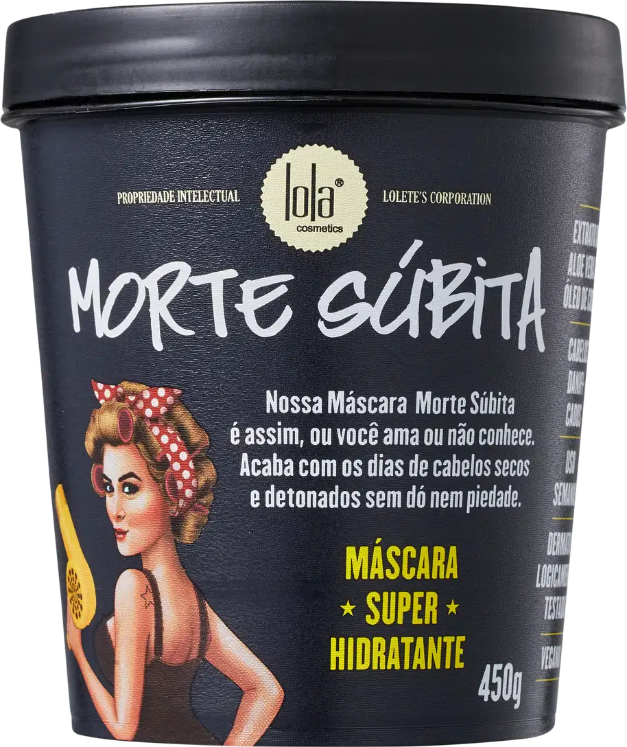 Embalagem preta com rótulo da marca Lola Cosmetics, contendo uma máscara capilar super hidratante chamada "Morte Súbita". A embalagem apresenta uma ilustração de uma mulher com cabelos enrolados em um lenço estampado.