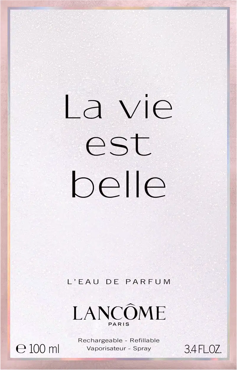 Frasco de perfume Lancôme com tampa prateada e corpo de vidro transparente contendo líquido rosa. Rótulo com nome da marca visível na parte inferior do frasco.