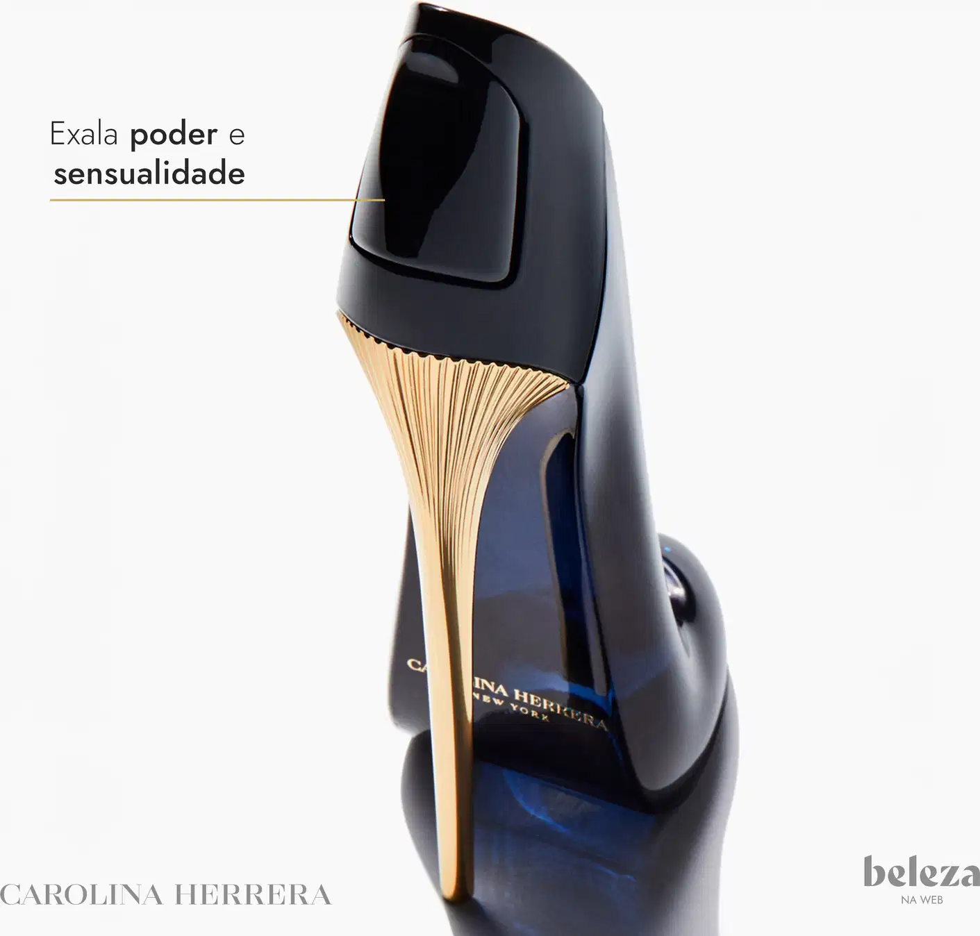 Imagem do perfume Good Girl em formato de sapato de salto alto da marca Carolina Herrera, em tons de azul e dourado. Texto ao lado: exala poder e sensualidade.