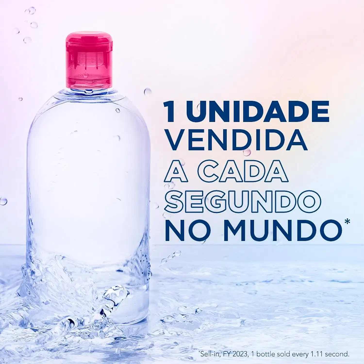 "1 UNIDADE VENDIDA A CADA SEGUNDO NO MUNDO*". Embalagem de vidro transparente com tampa vermelha.