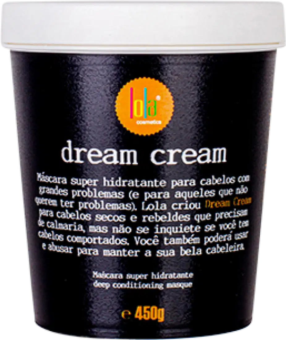 Pote preto com rótulo branco e laranja contendo "dream cream", uma máscara super hidratante para cabelos com problemas, de acordo com a descrição no rótulo. O produto é da marca Lola From Rio.