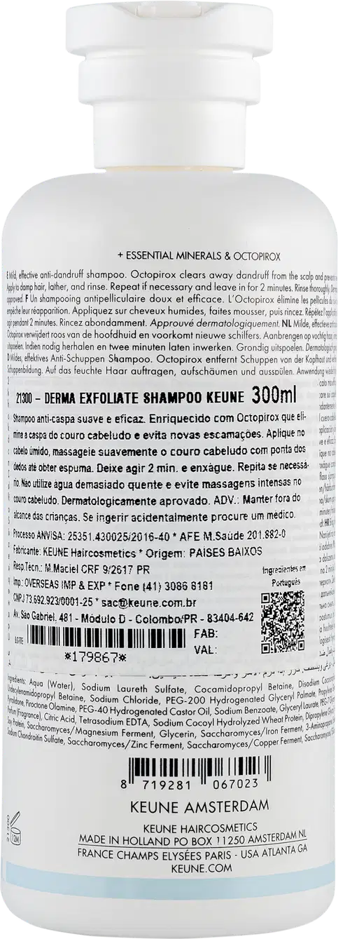 Frasco branco de shampoo Keune Care Derma Exfoliate, com rótulo em preto e branco indicando o nome do produto e sua função de remover caspa do couro cabeludo.