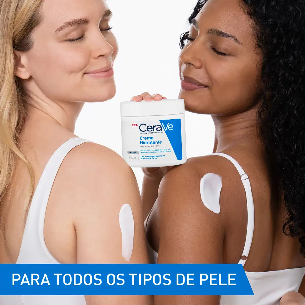 Estúdio com fundo branco, duas mulheres de top branco aplicando o Creme Hidratante CeraVe nos ombros. Predominam azul, branco e tons de pele; faixa azul com texto "Para todos os tipos de pele".