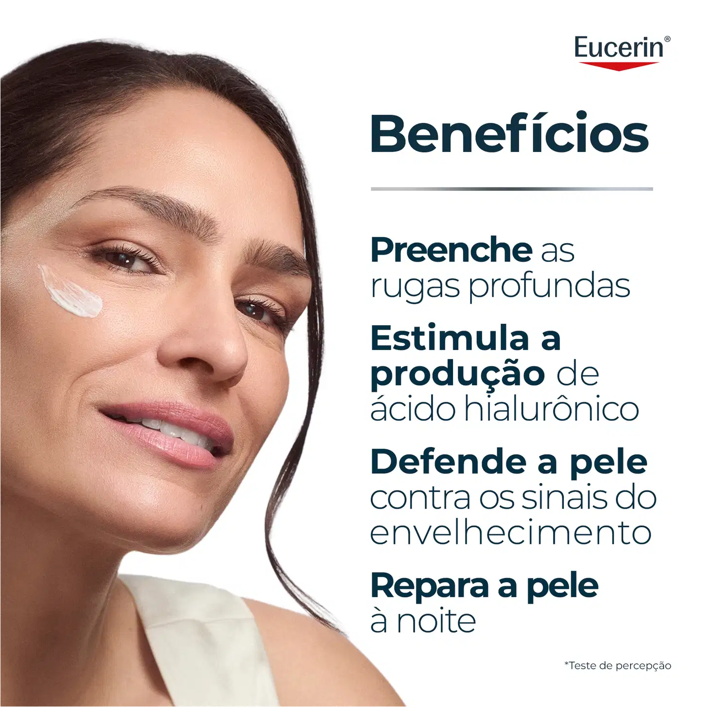 Uma mulher aplica um produto de cuidados para a pele da marca Eucerin, que promete preencher rugas profundas, estimular a produção de ácido hialurônico, defender a pele contra os sinais do envelhecimento e reparar a pele durante a noite.