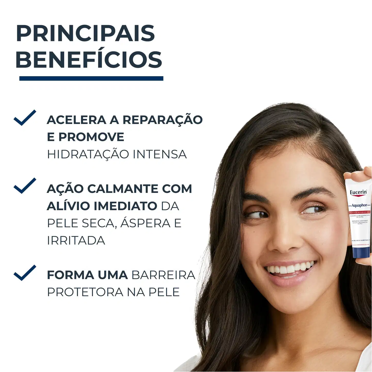 Uma mulher sorridente segurando um item de perfumaria da marca Eucerin, que promete acelerar a reparação e hidratação intensa da pele seca, áspera e irritada, com ação calmante e efeito protetor.