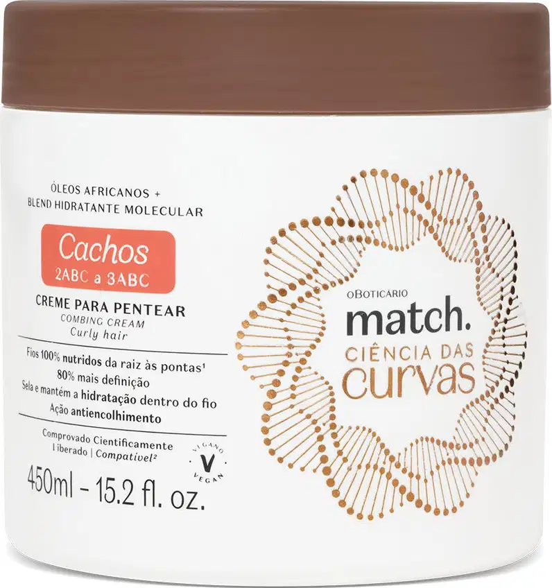 Pote branco com tampa marrom, letras pretas e marrons e detalhe laranja contendo 450ml de creme de pentear Match Ciência das Curvas.