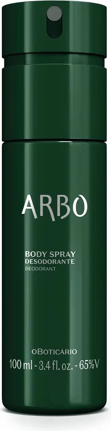 Imagem de um frasco verde escuro com rótulo de letras amarelas contendo 100 ml de body spray da marca Arbo.