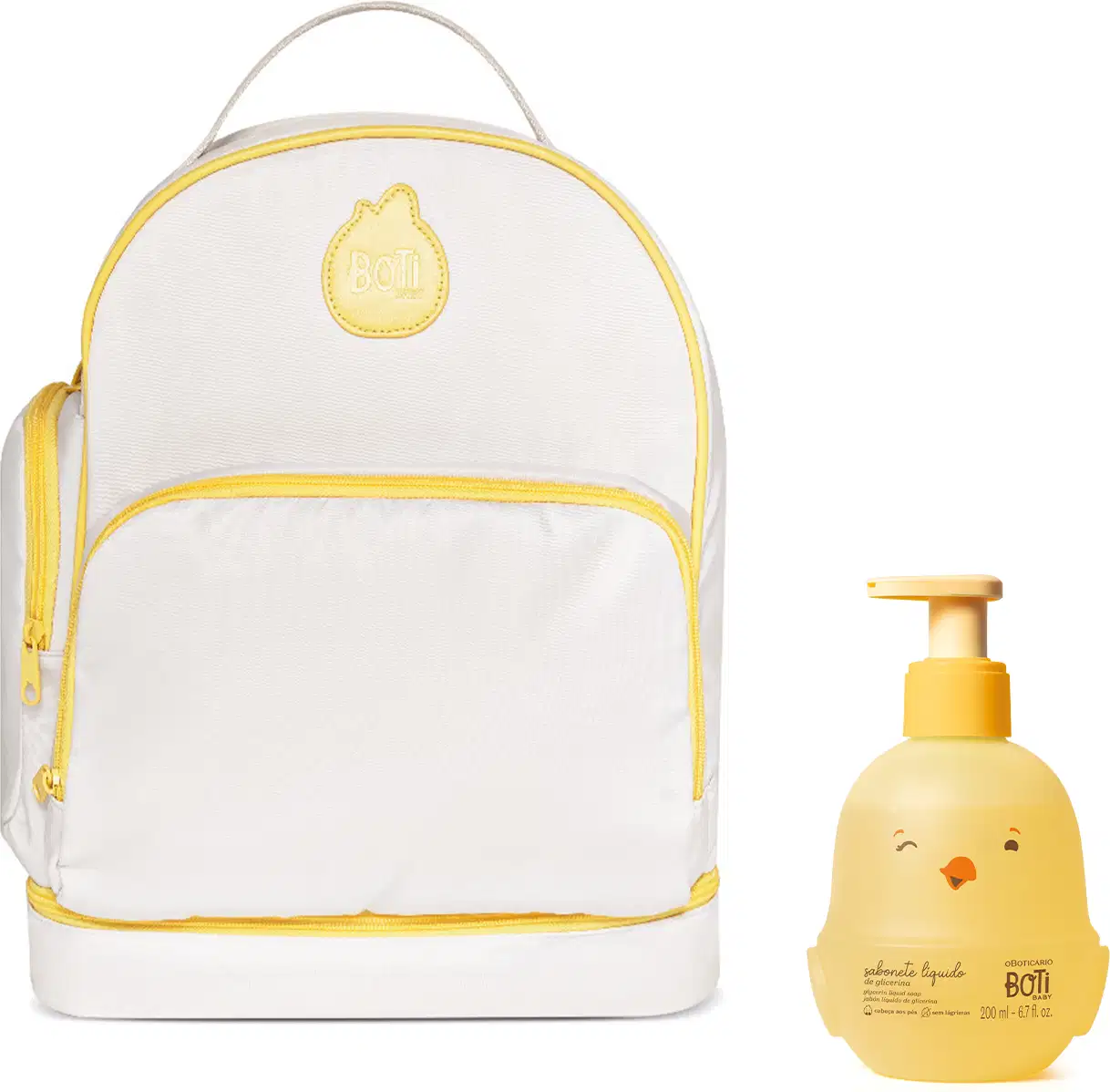 Mochila branca com detalhes amarelos da marca Boti Baby, com bolso frontal e alça de transporte. Acompanhada de um item de corpo e banho com embalagem em formato de pintinho amarelo com válvula pump.