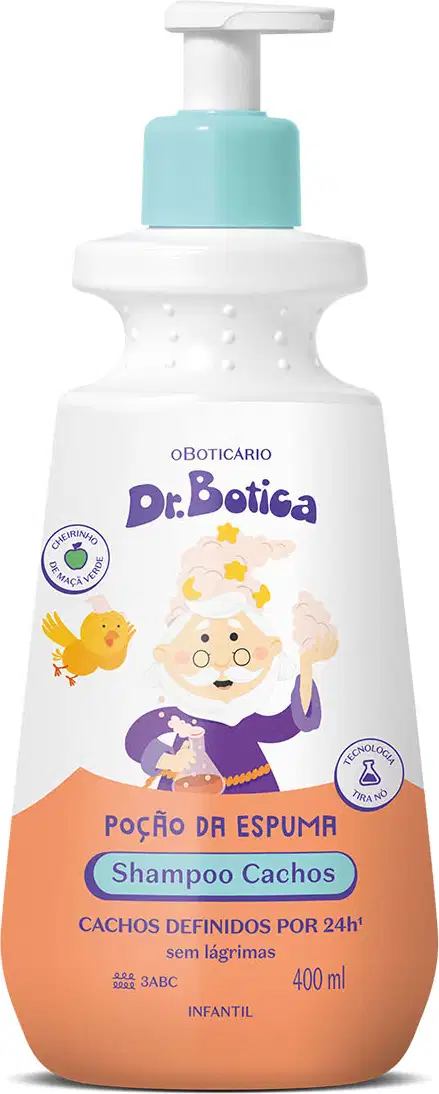 Shampoo infantil para cachos da marca Dr. Botica, em frasco branco com tampa azul clara e válvula pump, rótulo laranja e branco com ilustrações do personagem do Mago Dr. Botica e texto "Poção da Espuma".