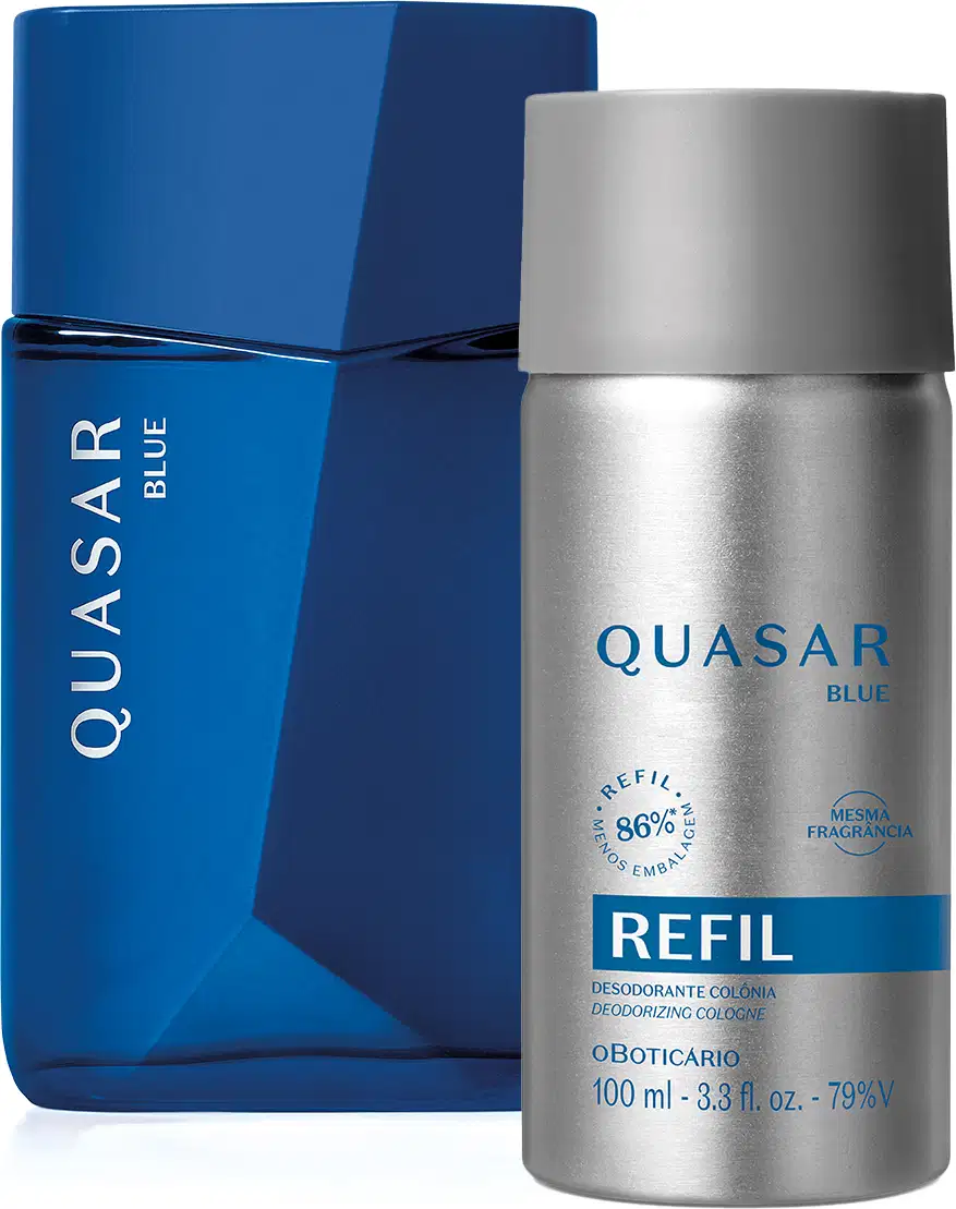 Frasco de item de perfumaria da marca Quasar Blue feito em vidro na cor azul e design angulado e frasco cilíndrico metálico prateado de refil da mesma fragrância.