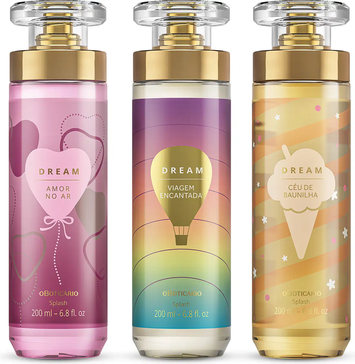 Imagem de três frascos de body splash Dream: um com rótulo roxo da linha Amor no Ar, um com rótulo colorido da linha Viagem Encantada e outro com rótulo dourado da linha Céu de Baunilha. As embalagens são de vidro com válvula spray dourada.