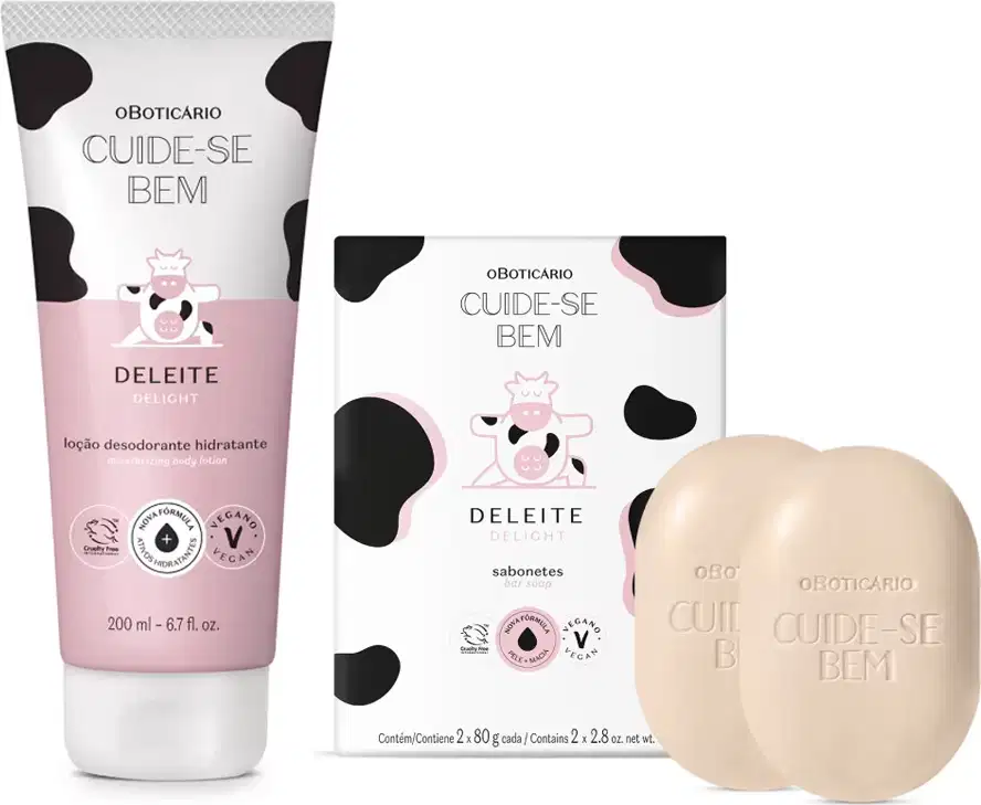 Imagem de dois produtos Cuide-se Bem Deleite: frasco de loção hidratante corporal com detalhe rosa e dois sabonetes em barra bege junto com sua embalagem. A caixa dos sabonetes e a bisnaga da loção corporal são brancas e pretas com ilustração de vaca.