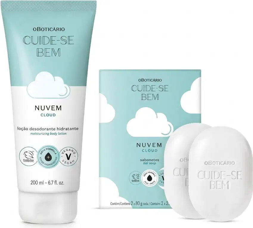 Conjunto de produtos de corpo e banho da marca Cuide-se Bem Nuvem, incluindo um frasco de loção hidratante corporal nas cores azul e branca, além de dois sabonetes em barra brancos com caixa azul clara e desenhos de nuvens.