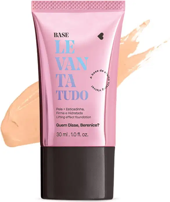 Bisnaga rosa metalizada com tampa preta e letras azuis e pretas contendo 30ml de base líquida Levanta Tudo na cor 01F da marca Quem Disse, Berenice?. Atrás da embalagem, uma pequena quantidade da base espalhada no fundo, mostrando a sua real tonalidade.