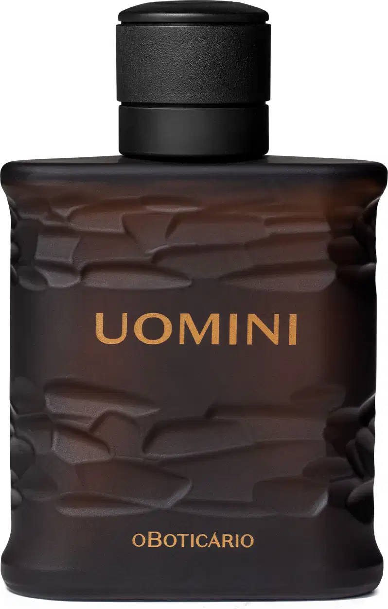 Frasco retangular marrom com texturas onduladas, tampa preta e letras bege, contendo 100ml de desodorante colônia da marca Uomini.