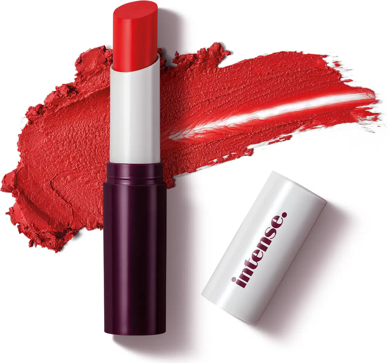 Batom Stick Glossy de cor vermelha da marca Intense em embalagem preta e branca com tampa branca e letras pretas. Ao fundo, há um rastro do produto, evidenciando a textura cremosa de cor vermelha e alta pigmentação.