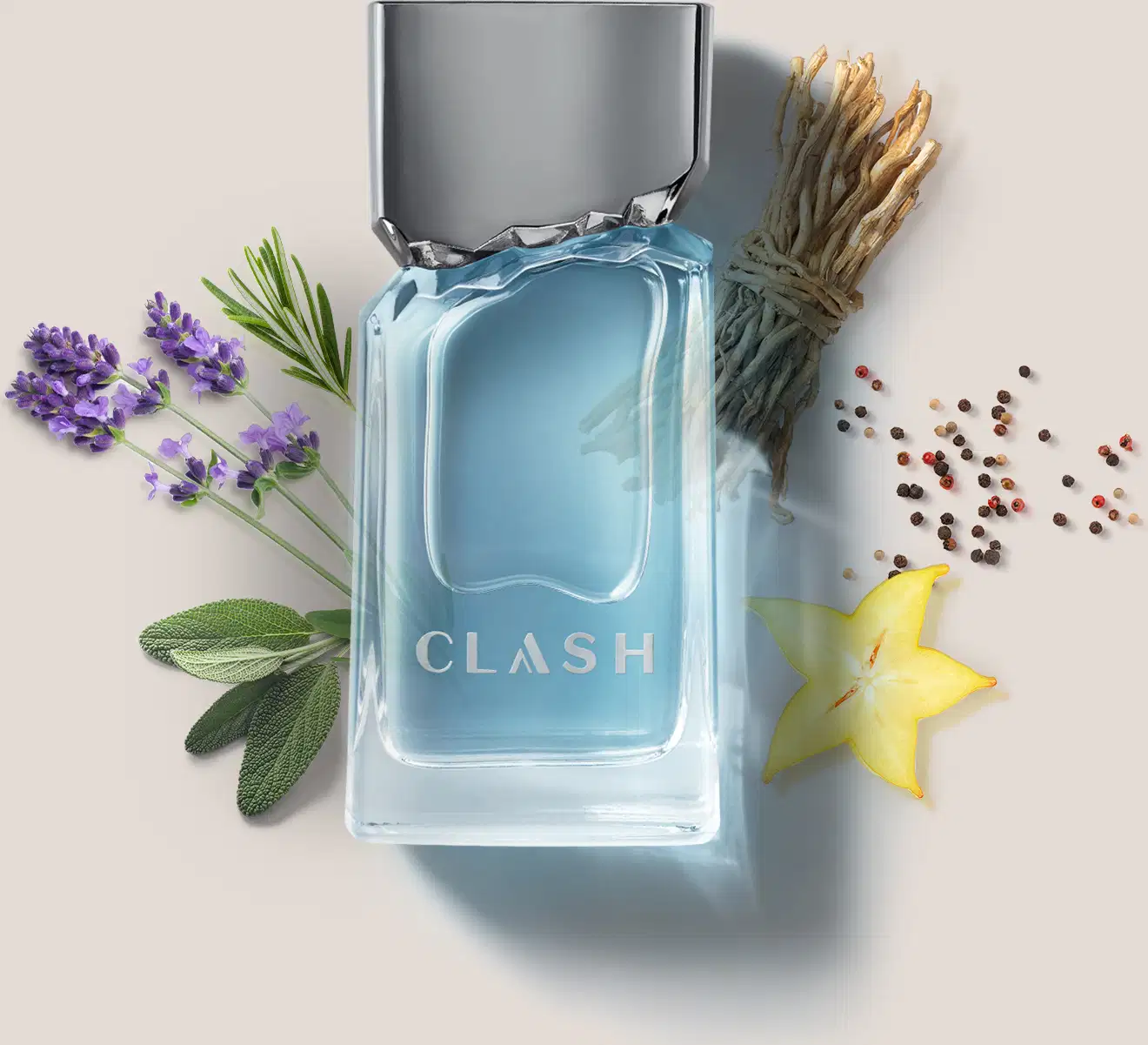 Frasco de item de perfumaria da marca Clash em primeiro plano, rodeado por flores de lavanda, galhos de alecrim, especiarias e uma fatia de carambola amarela, sobre uma superfície clara.