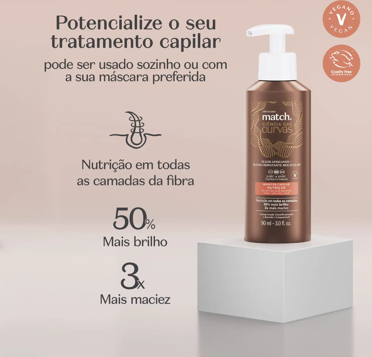 Frasco marrom com bomba dosadora branca e letras brancas e bege claro contendo 90ml de booster capilar Nutrição Match Ciência das Curvas em plataforma branca e fundo neutro com letras informando os benefícios do produto.
