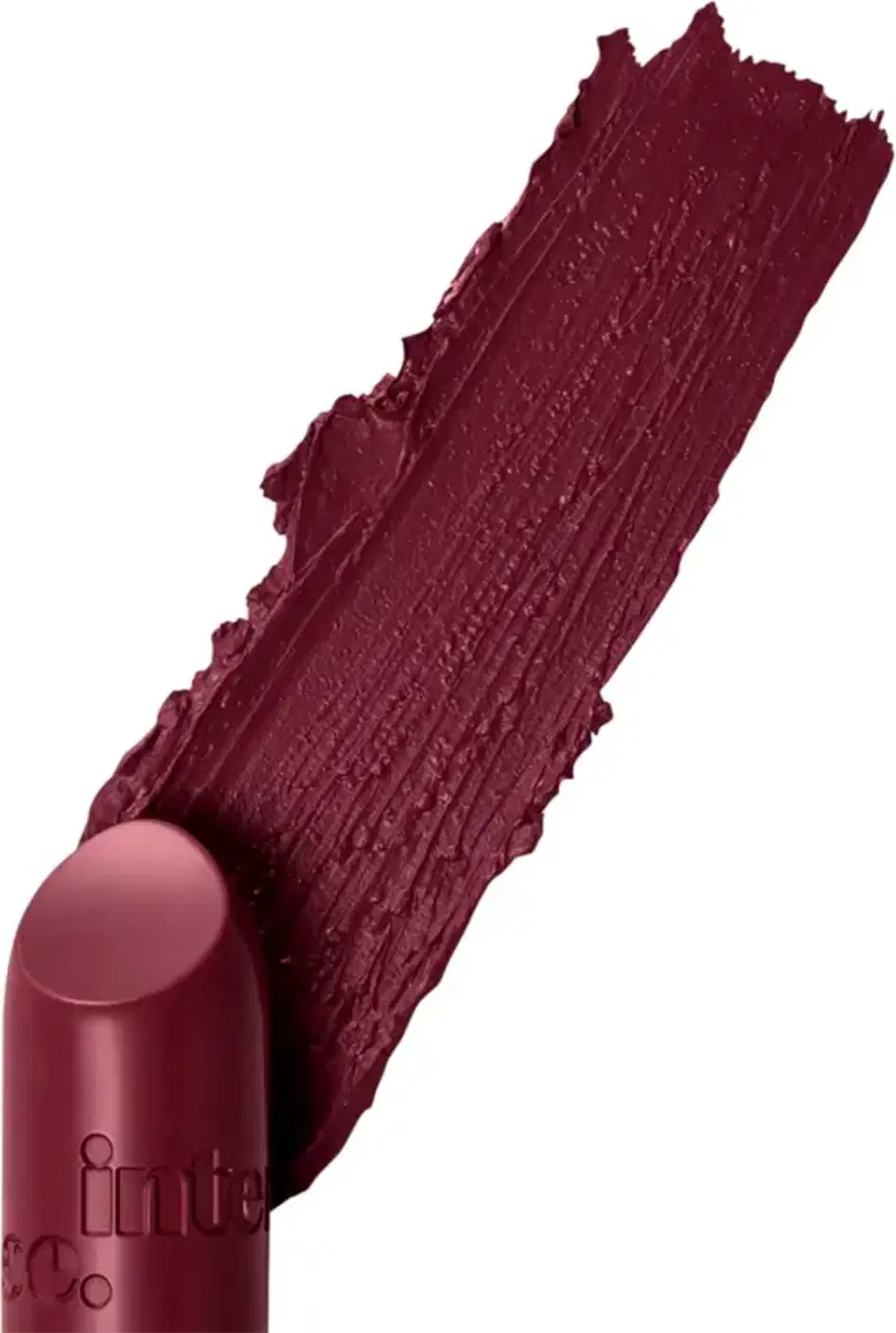 Textura do batom cremoso da marca Intense na cor vinho com um rastro cremoso e uniforme no fundo branco.