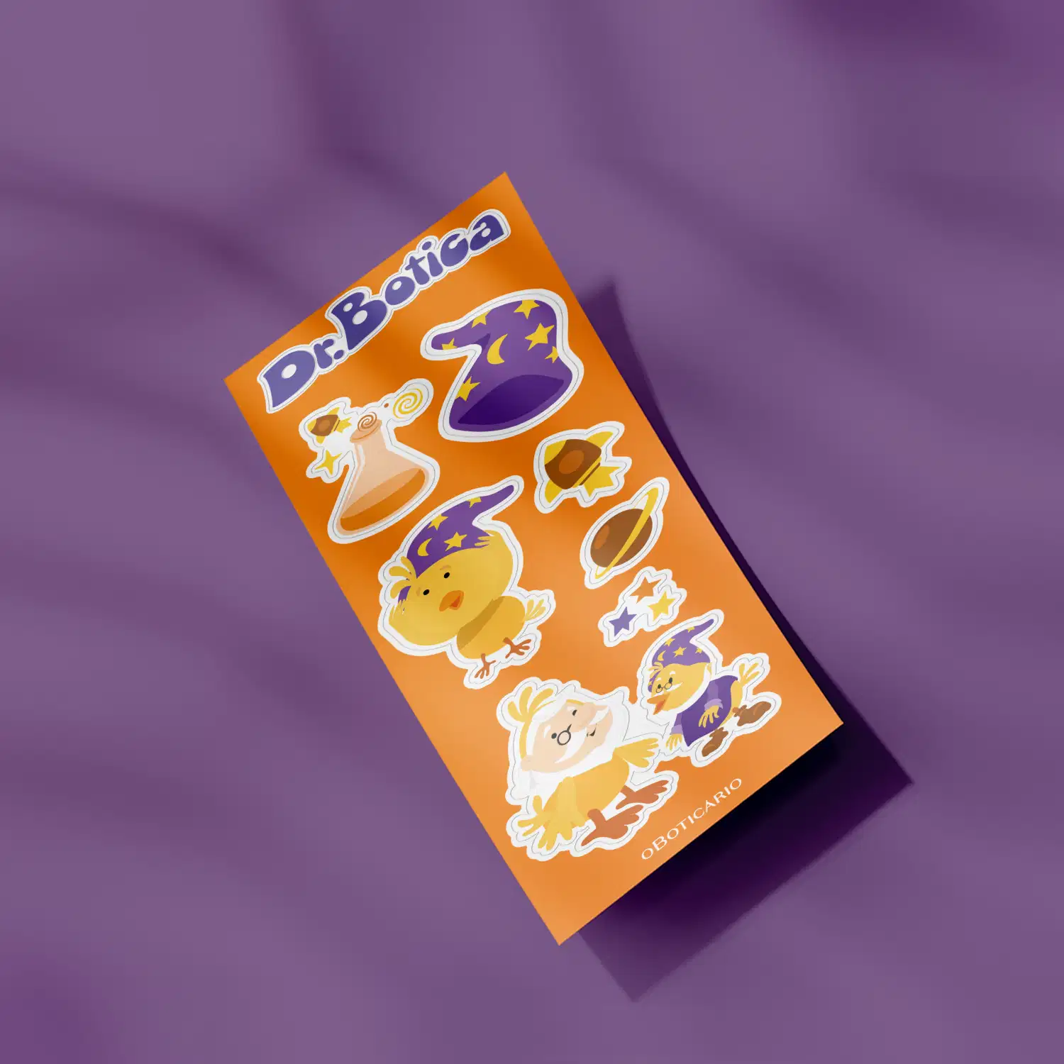Adesivos coloridos de personagens fantásticos sobre fundo roxo que podem ser colados em qualquer lugar, inclusive nas embalagens dos produtos Dr. Botica.