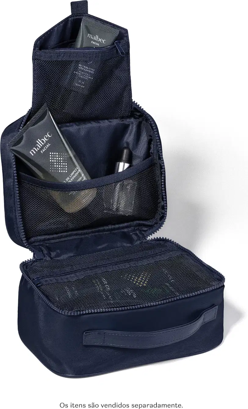 Nécessaire azul com diversos compartimentos e bolsos, contendo produtos da marca Malbec.