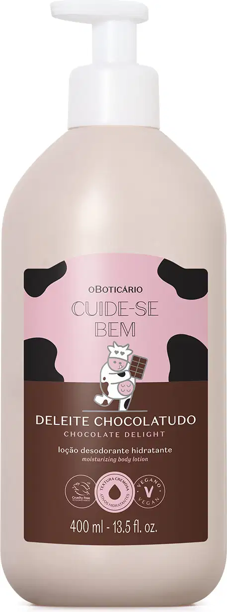 Frasco branco com bomba dosadora e rótulo em tons de rosa e marrom com vaca ilustrada contendo 400ml de loção hidratante corporal Cuide-se Bem Deleite Chocolatudo.