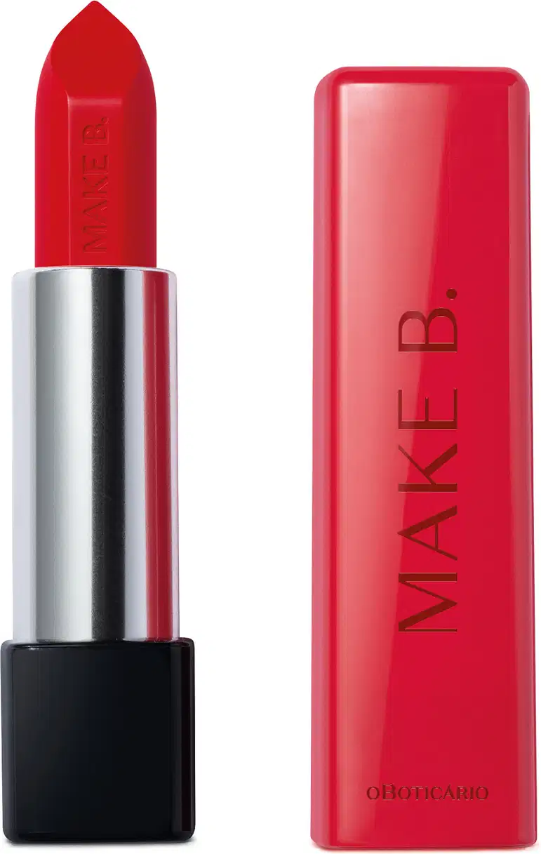 Batom vermelho Red Cherry cremoso Make B. Cereja Rouge em tudo preto e prata com tampa vermelha com a marca gravada.
