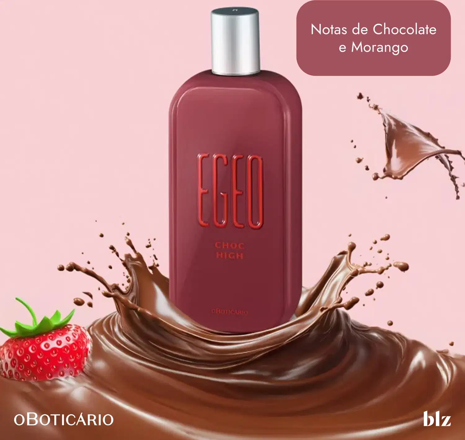 Frasco do perfume mergulhado em uma poça de chocolate com morangos.