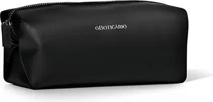 Nécessaire preto retangular com zíper, marca o Boticário visível na lateral, em fundo branco.