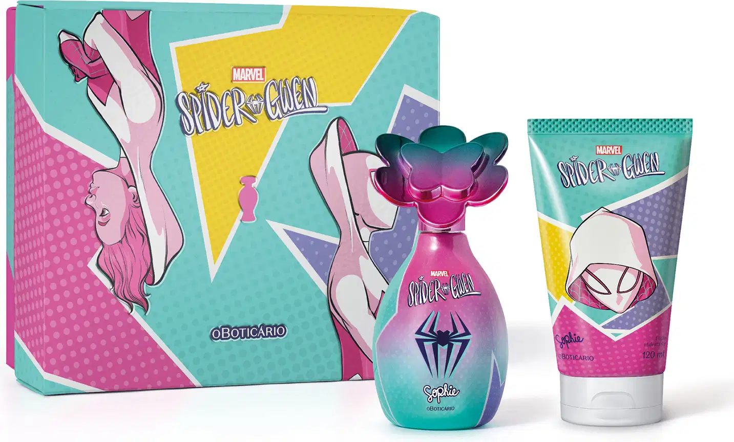 Kit presenteável de itens de perfumaria da marca Sophie Marvel Spider-Gwen, com frasco de colônia infantil em cores rosa, azul e violeta, tampa em formato de flor e bisnaga de creme corporal rosa, azul e violeta. Acompanha caixa com ilustrações coloridas.