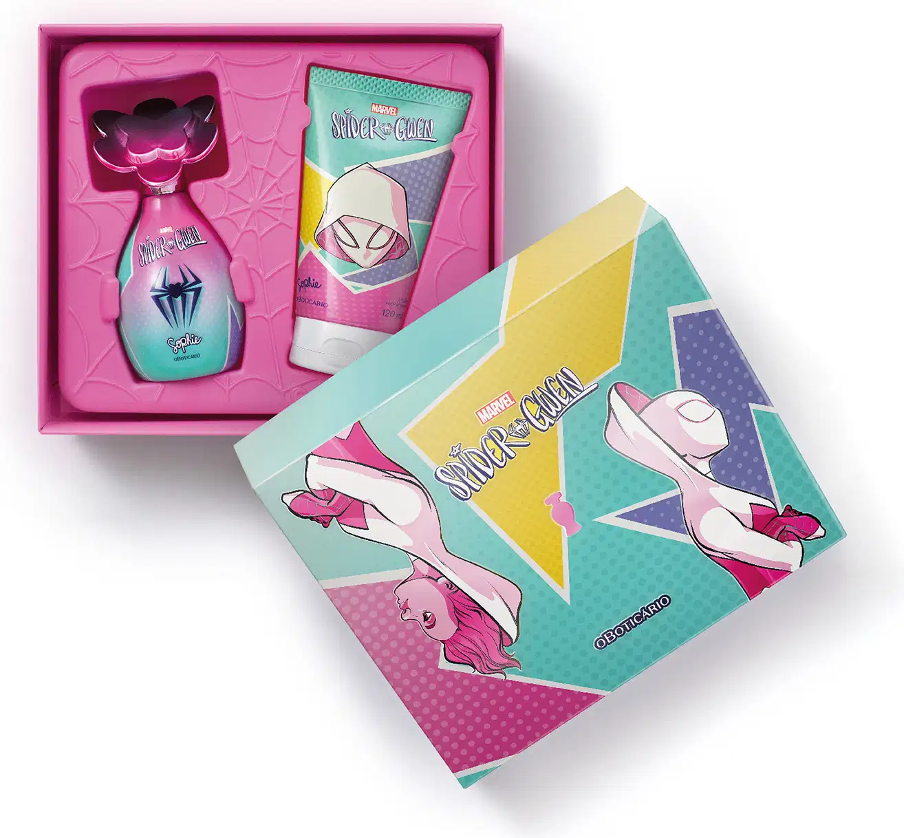 Caixa aberta de Kit presenteável contendo um frasco de colônia infantil em cores rosa, azul e violeta com tampa em formato de flor e bisnaga de creme corporal rosa, azul e violeta da marca Sophie Marvel Spider-Gwen.