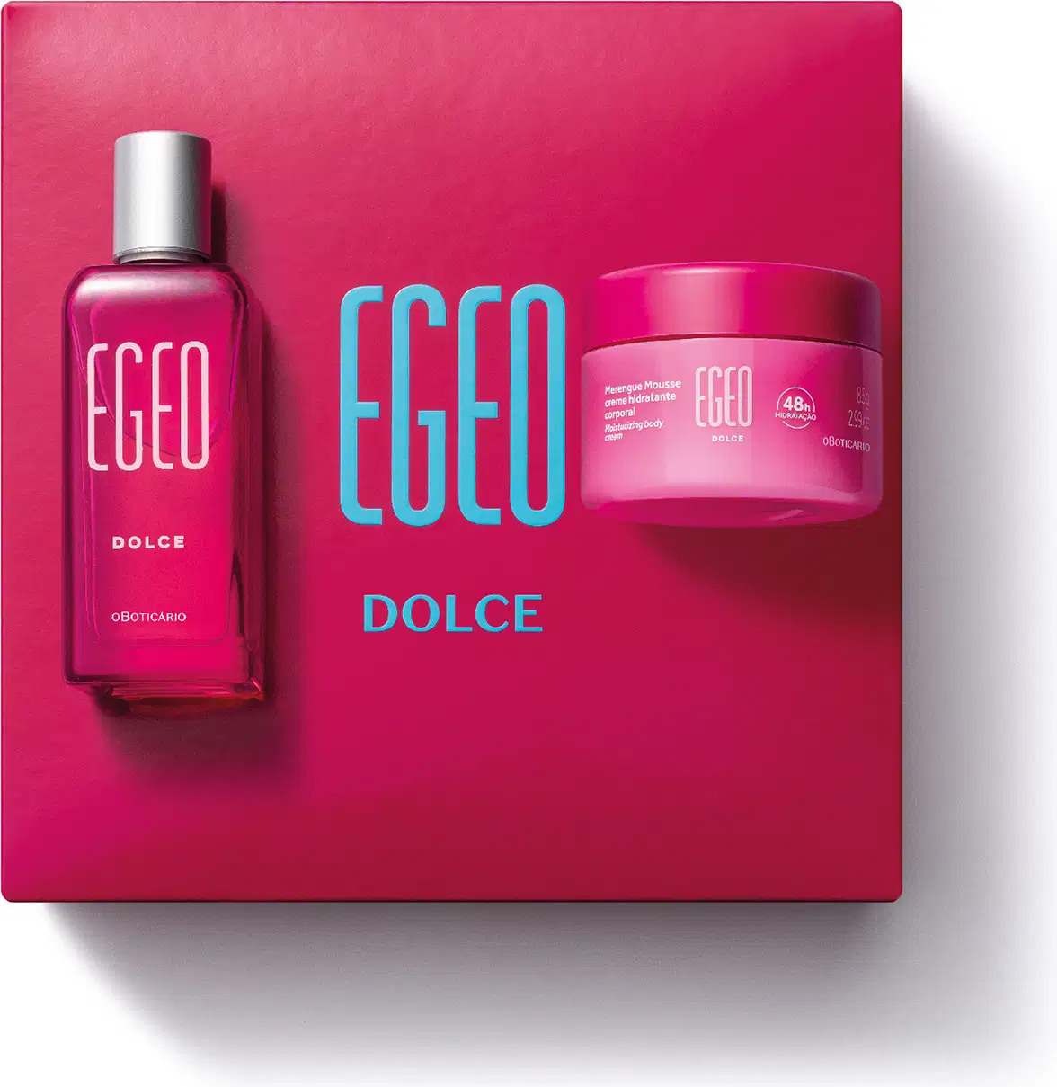 Imagem de uma caixa rosa com logotipo da marca Egeo Dolce em azul, frasco de desodorante colônia da mesma marca em cor rosa, e pote de mousse corporal Egeo Dolce também em rosa.
