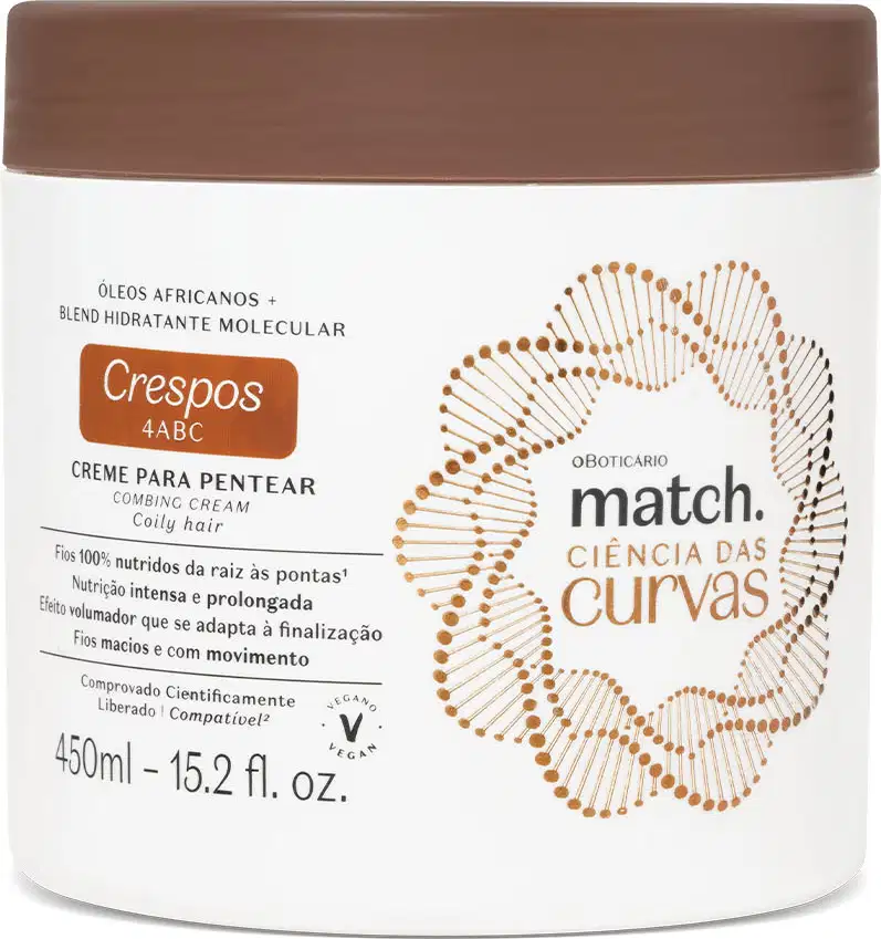 Imagem de um pote branco com tampa marrom contendo creme para pentear da linha Match. Ciência das Curvas Crespos, com informações sobre os ingredientes e benefícios do produto.