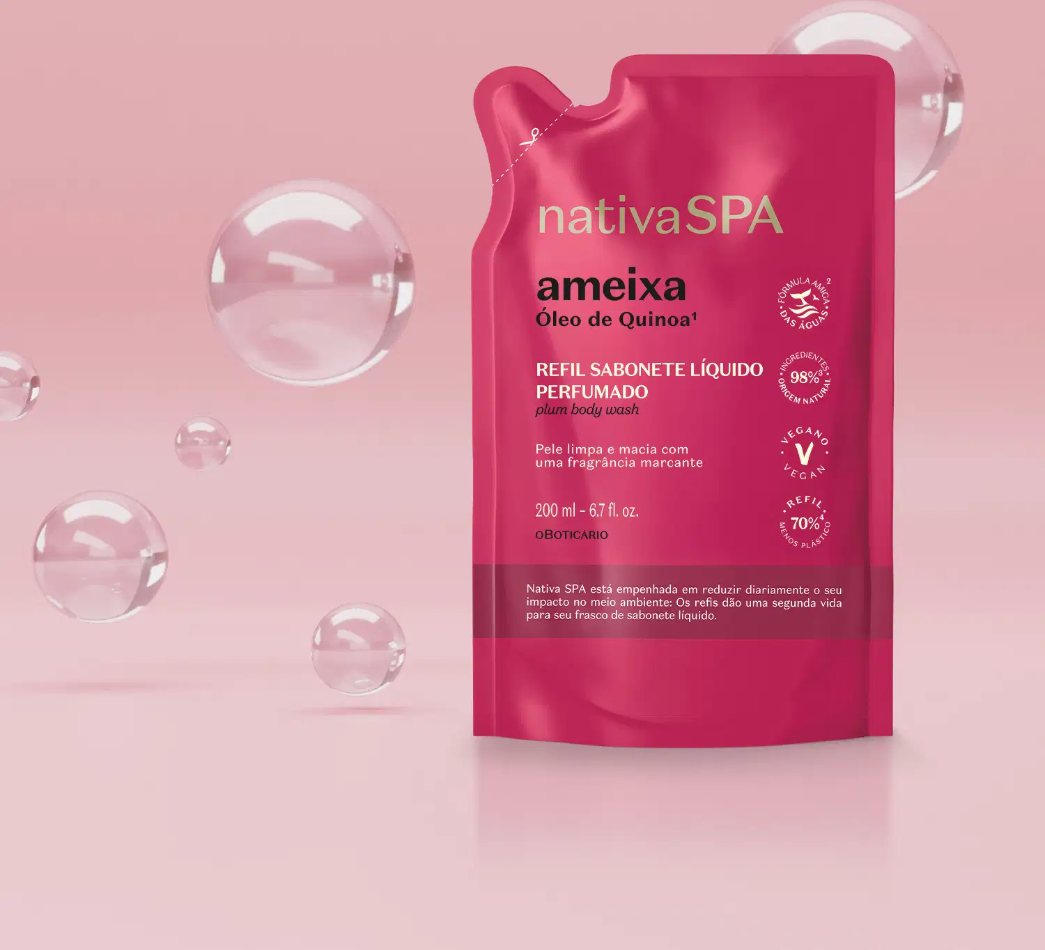 Imagem de embalagem rosa de refil de sabonete líquido perfumado da marca Nativa SPA Ameixa, com bolhas de água flutuando em fundo rosa.